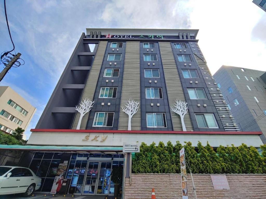 Sky Hotel Changwon Exterior foto