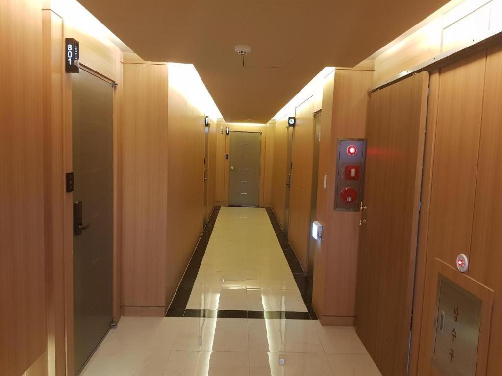 Sky Hotel Changwon Exterior foto