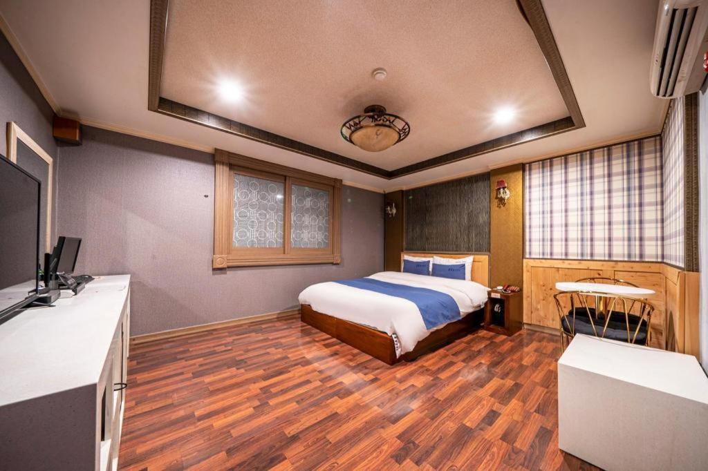 Sky Hotel Changwon Exterior foto